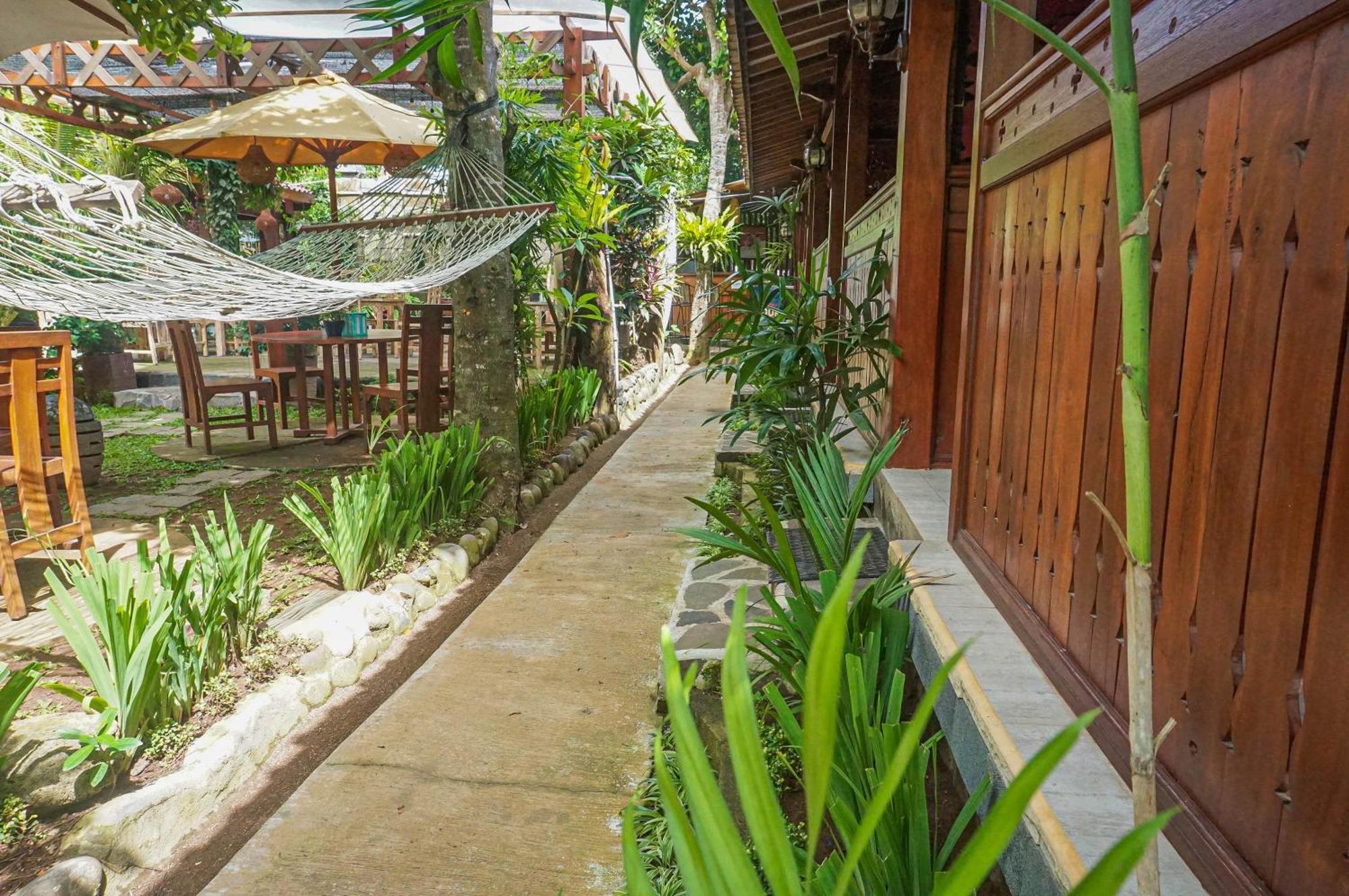 The Wisma Pulau Merah Pasanggaran Habitación foto